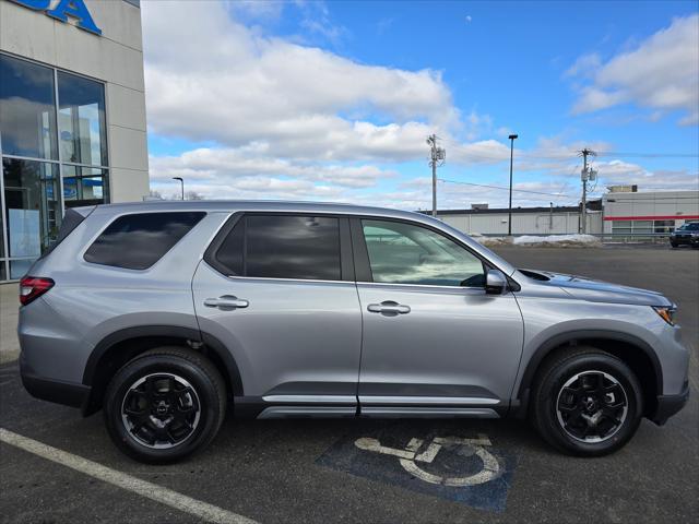 new 2025 Honda Pilot car, priced at $49,250