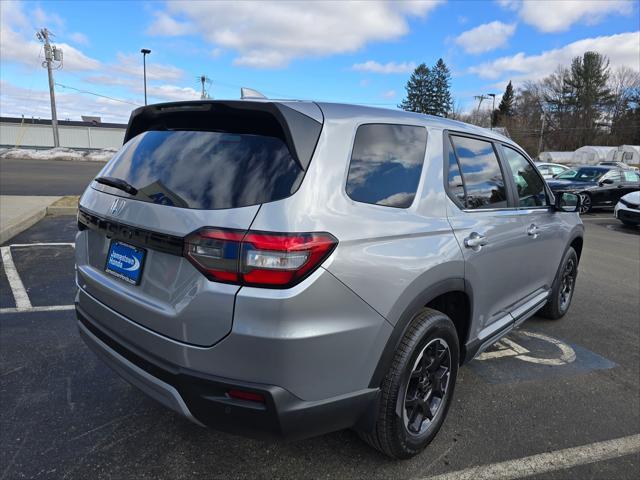 new 2025 Honda Pilot car, priced at $49,250