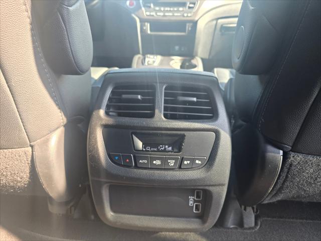used 2022 Honda Pilot car, priced at $35,709