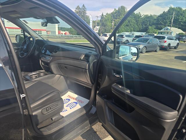used 2022 Honda Pilot car, priced at $35,709
