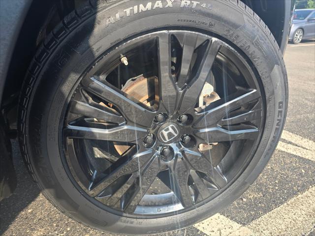 used 2022 Honda Pilot car, priced at $35,709