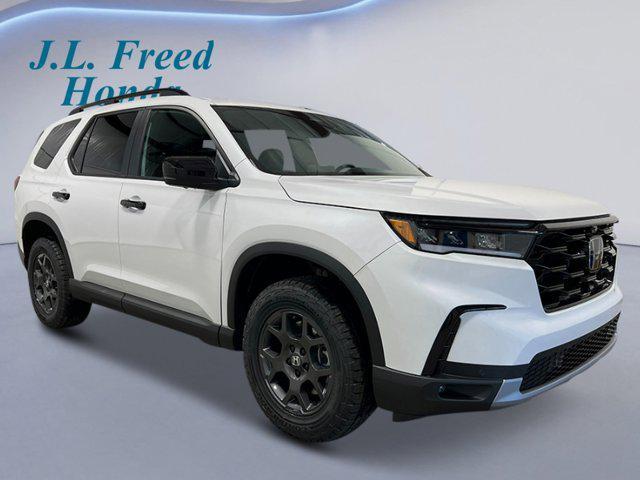 new 2025 Honda Pilot car, priced at $51,305