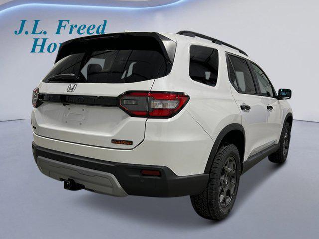 new 2025 Honda Pilot car, priced at $51,305