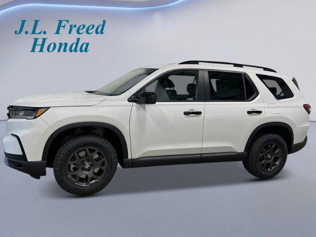 new 2025 Honda Pilot car, priced at $51,305