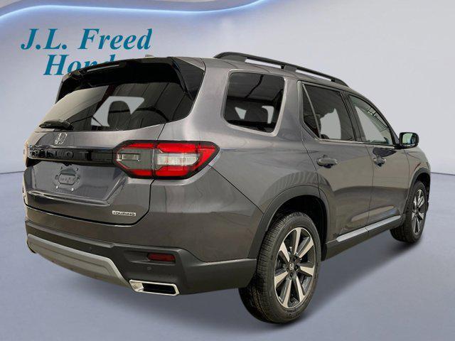new 2025 Honda Pilot car, priced at $51,050