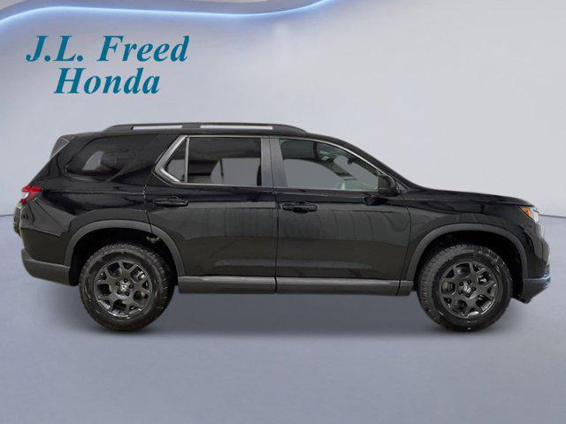 new 2025 Honda Pilot car, priced at $50,850