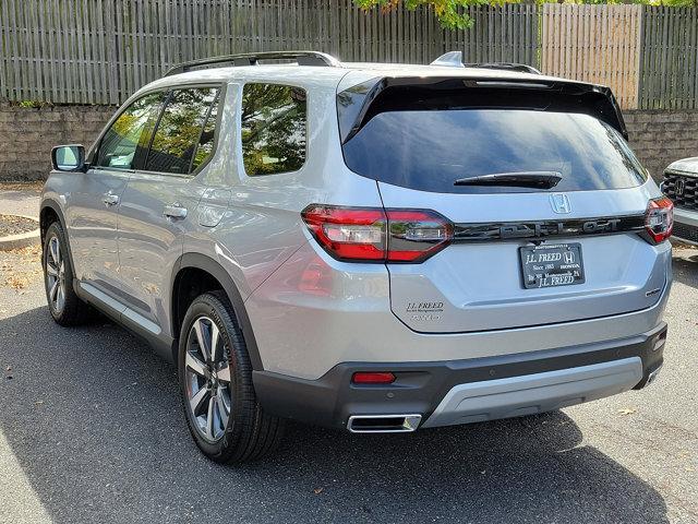 new 2025 Honda Pilot car, priced at $50,695