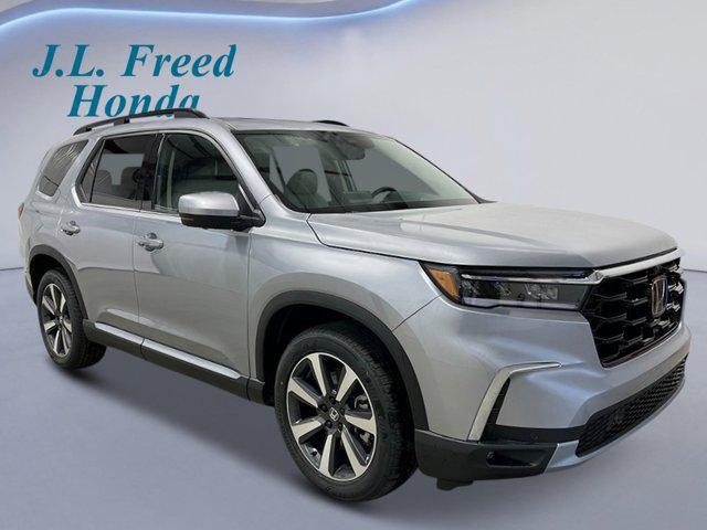 new 2025 Honda Pilot car, priced at $54,530