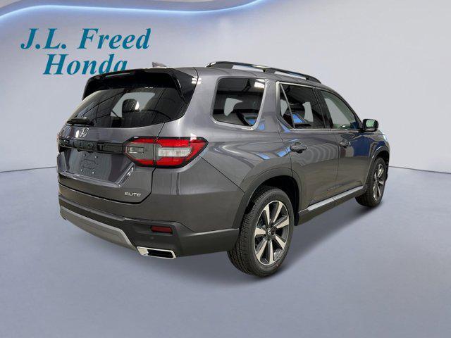 new 2025 Honda Pilot car, priced at $54,530
