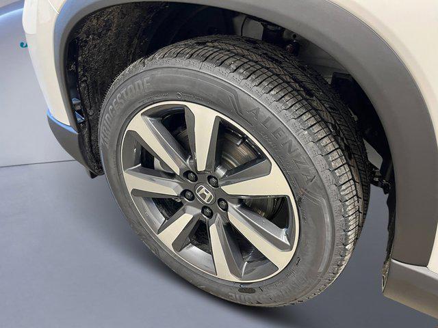 new 2025 Honda Pilot car, priced at $51,505