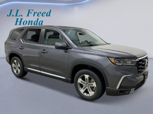 new 2025 Honda Pilot car, priced at $47,825