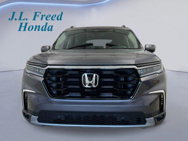 new 2025 Honda Pilot car, priced at $51,095