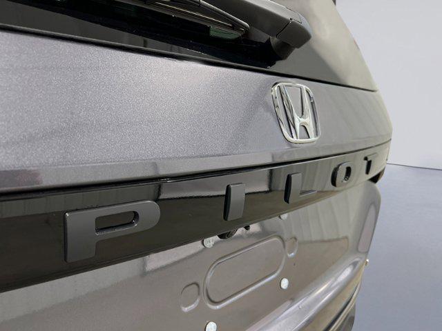new 2025 Honda Pilot car, priced at $51,095