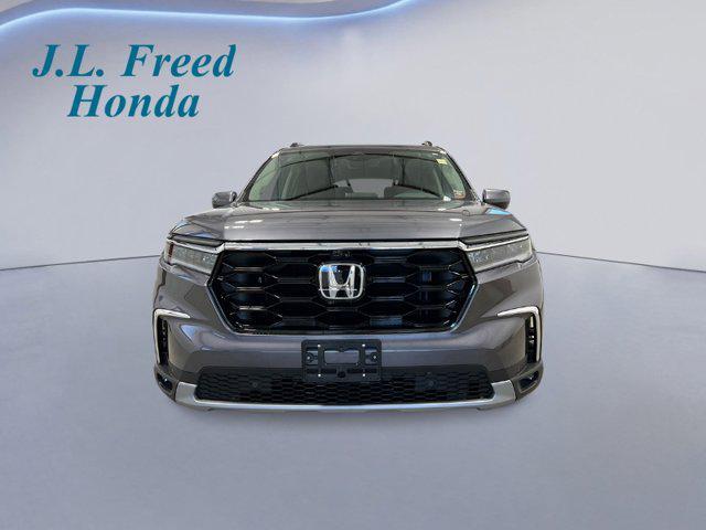 new 2025 Honda Pilot car, priced at $54,530