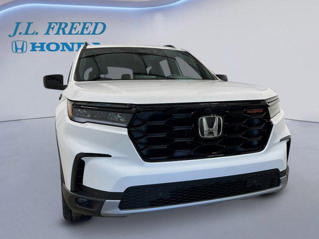 new 2025 Honda Pilot car, priced at $51,785