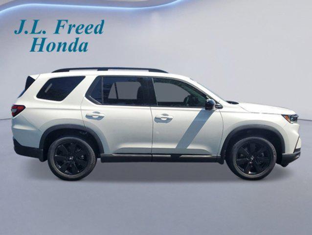 new 2025 Honda Pilot car, priced at $58,205