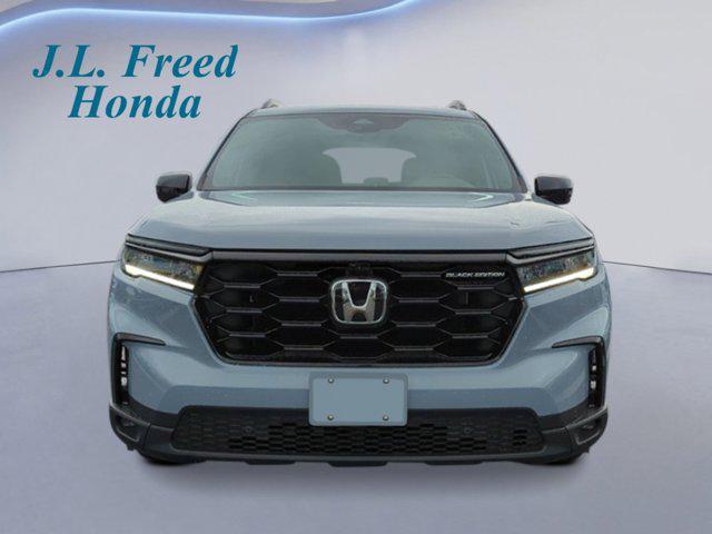 new 2025 Honda Pilot car, priced at $58,205