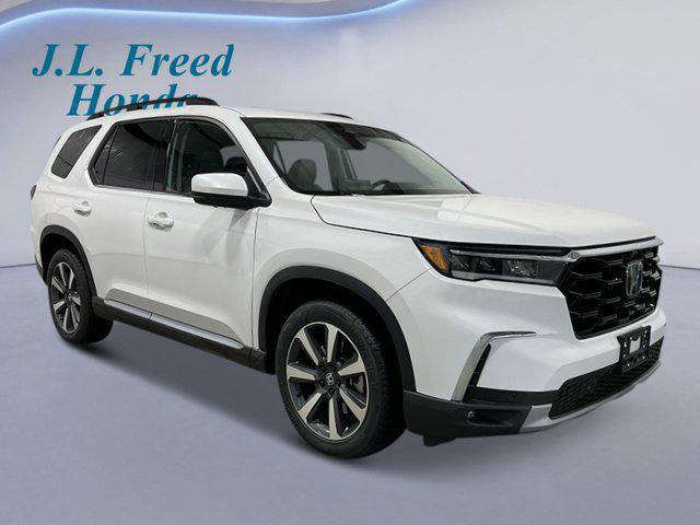 new 2025 Honda Pilot car, priced at $54,985