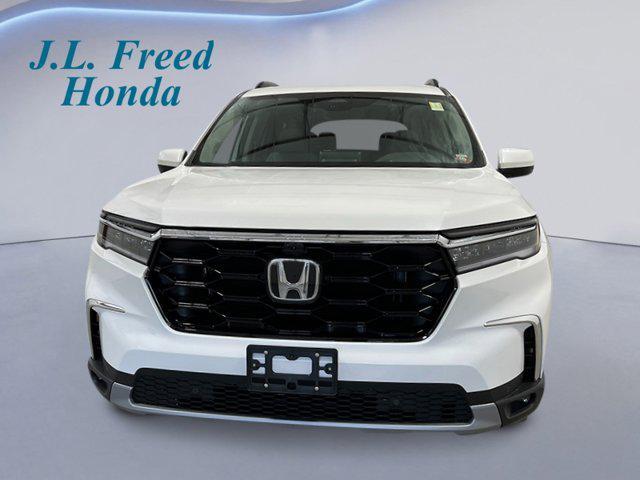 new 2025 Honda Pilot car, priced at $54,985