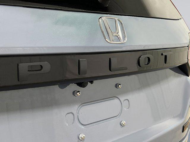 new 2025 Honda Pilot car, priced at $51,305