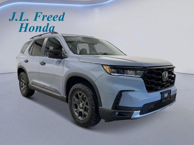 new 2025 Honda Pilot car, priced at $51,305