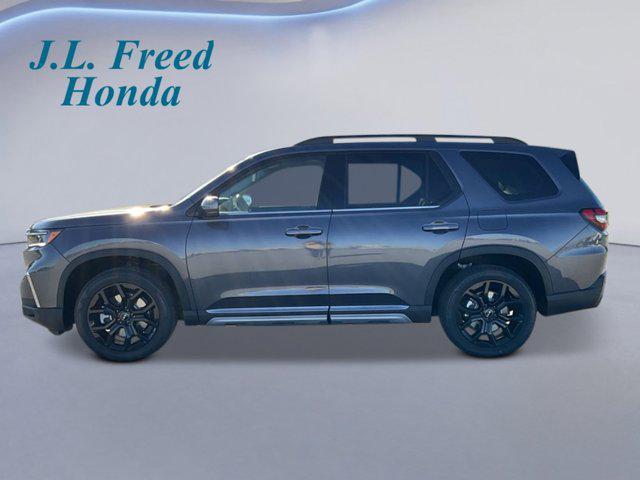 new 2025 Honda Pilot car, priced at $53,250