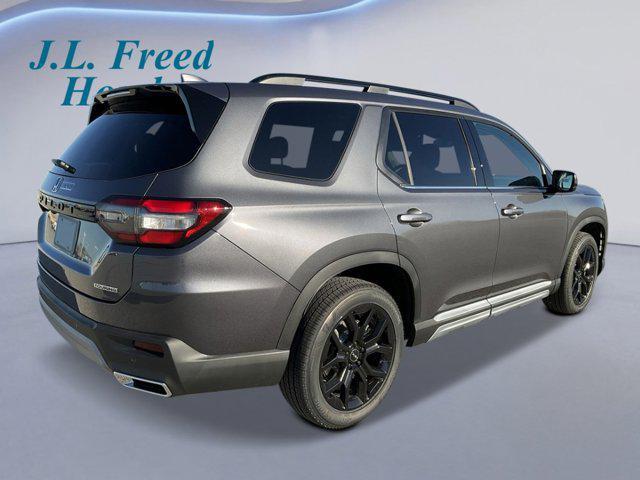 new 2025 Honda Pilot car, priced at $53,250