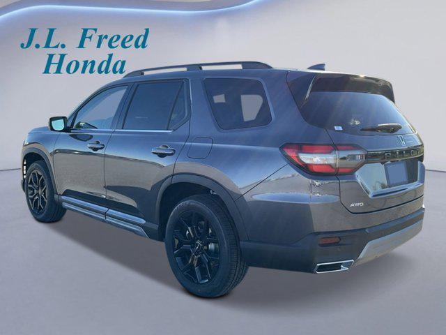new 2025 Honda Pilot car, priced at $53,250