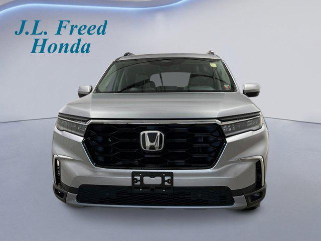 new 2025 Honda Pilot car, priced at $51,050