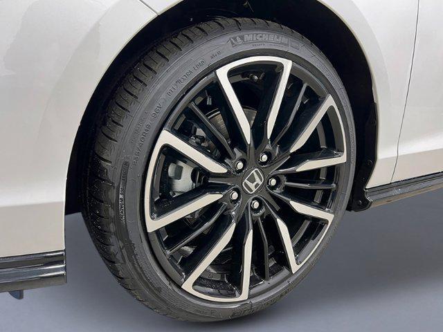 new 2025 Honda Accord Hybrid car, priced at $40,905