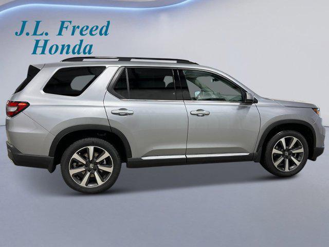 new 2025 Honda Pilot car, priced at $51,050