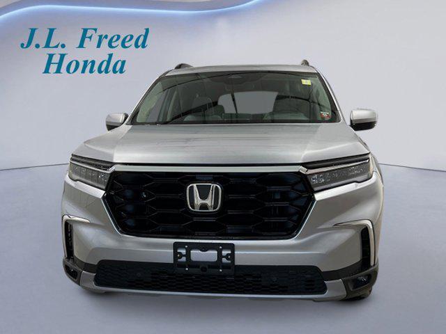 new 2025 Honda Pilot car, priced at $51,050