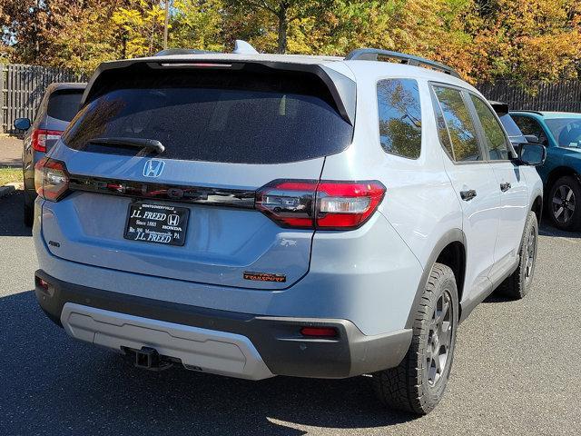 new 2025 Honda Pilot car, priced at $50,950