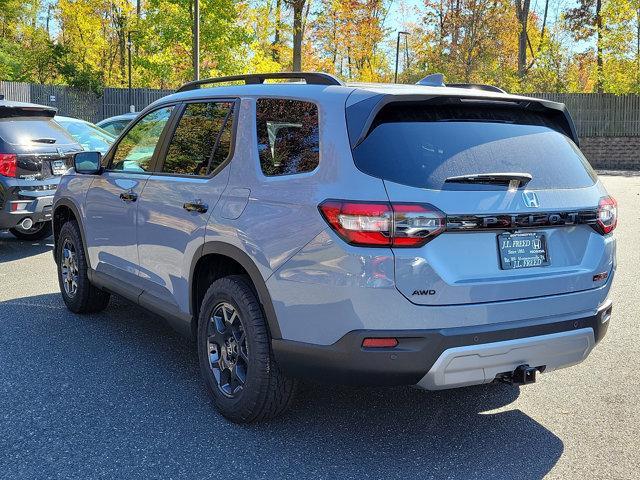 new 2025 Honda Pilot car, priced at $50,950