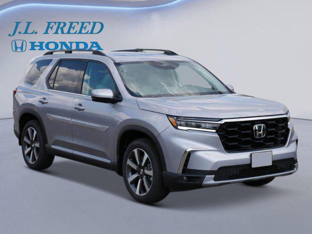 new 2025 Honda Pilot car, priced at $52,715