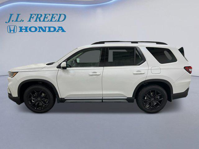 new 2025 Honda Pilot car, priced at $53,650