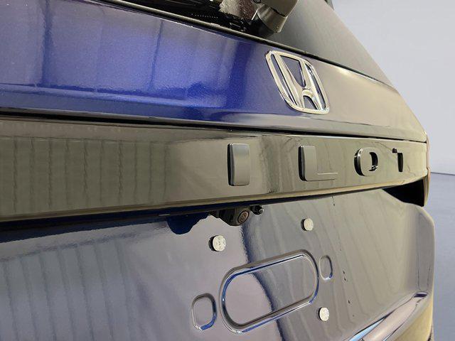 new 2025 Honda Pilot car, priced at $47,050