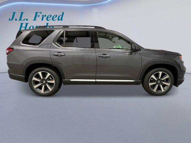 new 2025 Honda Pilot car, priced at $56,250