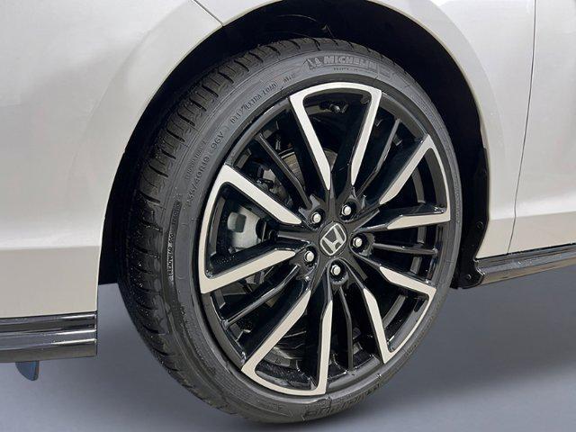 new 2025 Honda Accord Hybrid car, priced at $40,905