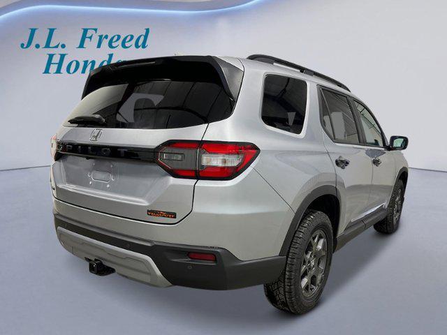 new 2025 Honda Pilot car, priced at $50,850