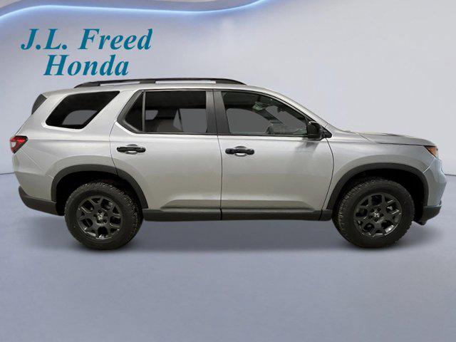 new 2025 Honda Pilot car, priced at $50,850