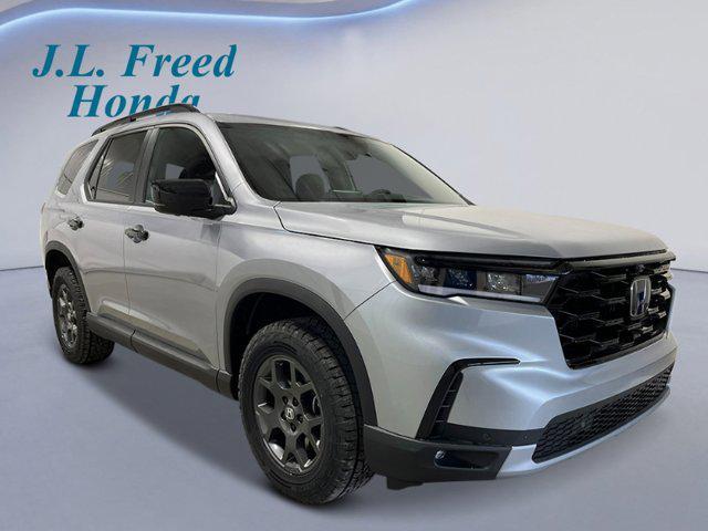 new 2025 Honda Pilot car, priced at $50,850