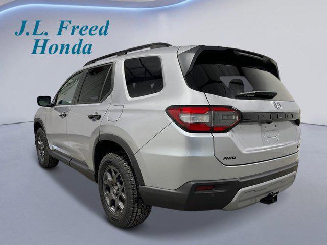 new 2025 Honda Pilot car, priced at $50,850