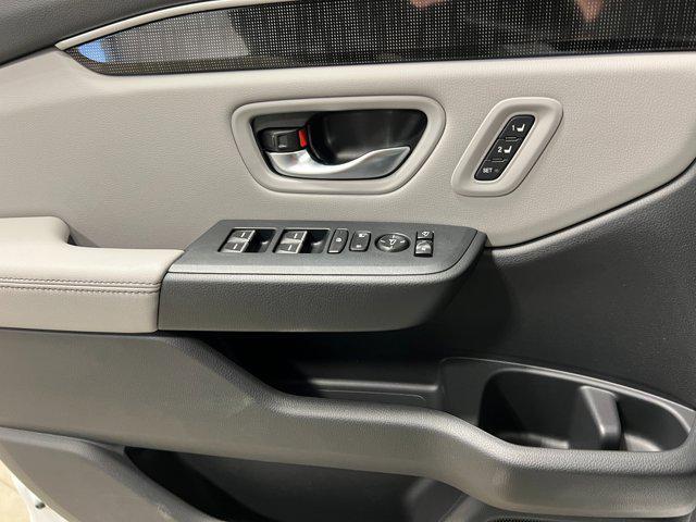 new 2025 Honda Pilot car, priced at $55,715