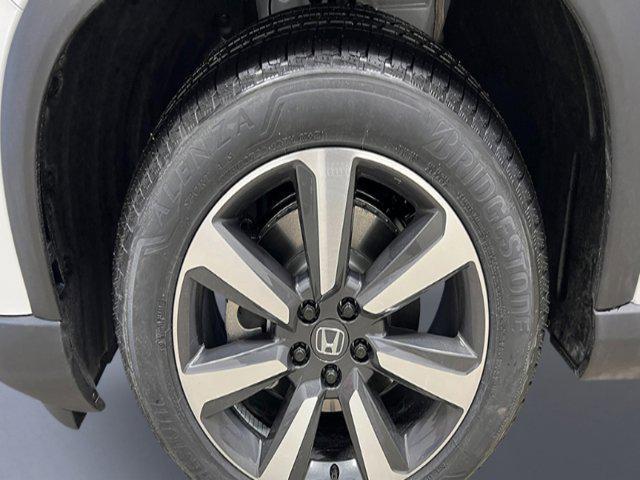 new 2025 Honda Pilot car, priced at $55,715