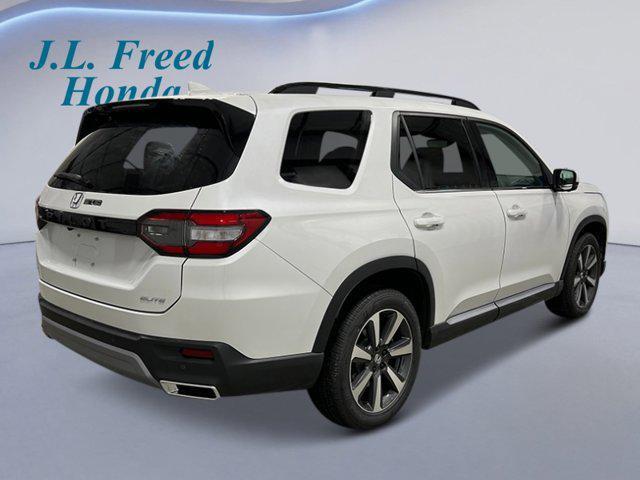 new 2025 Honda Pilot car, priced at $55,715