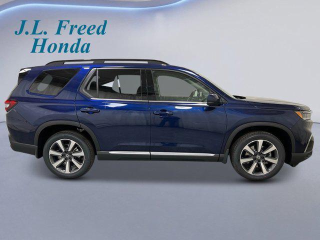 new 2025 Honda Pilot car, priced at $51,050