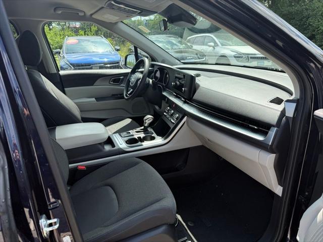 used 2024 Kia Carnival car, priced at $31,000