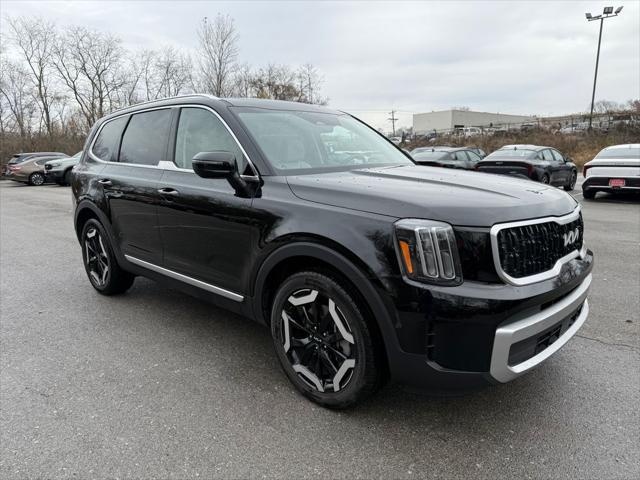 used 2023 Kia Telluride car, priced at $32,000