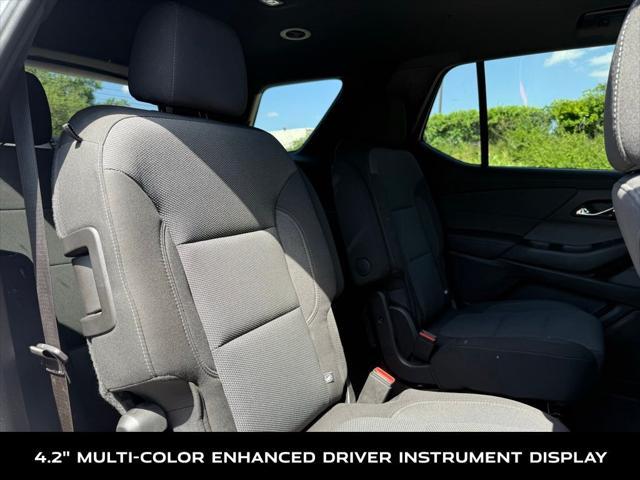 used 2023 Chevrolet Traverse car, priced at $32,000